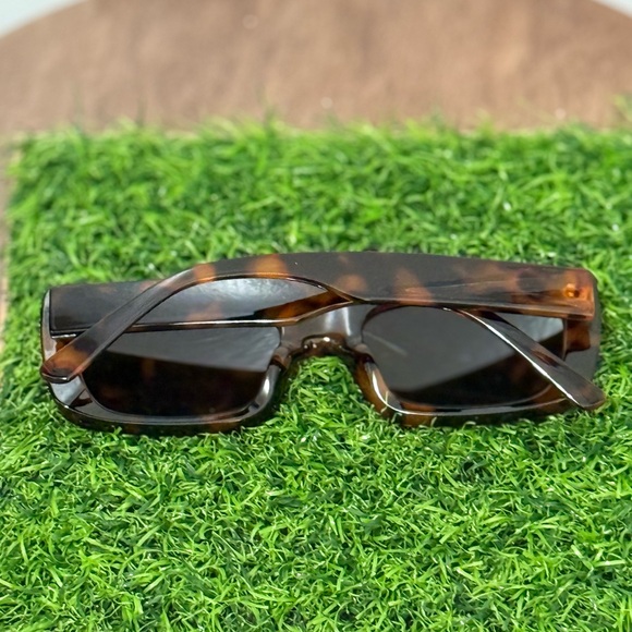 Tortoise Shell Sunglasses - Picture 5 of 9